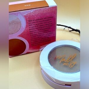 Like new mally ‘soft as silk’ powder foundation - rich .28oz